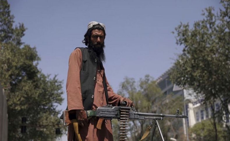 Taliban Kabil'de, binlerce kişi kaçıyor! Afganistan'da son durum!
