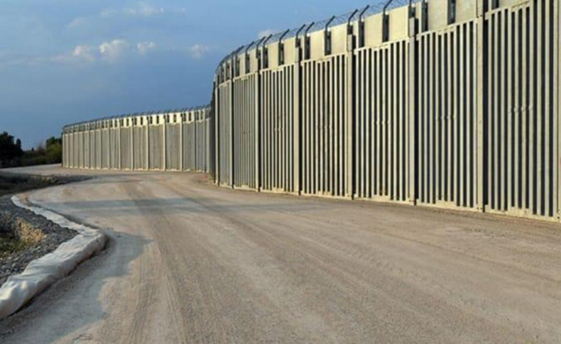 Türkiye sınırına 40 kilometrelik çelikten duvar ördüler