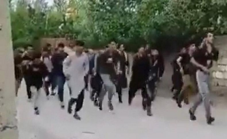 Türkiye'ye giriş yapan Afganlar mahalle arasında koştu