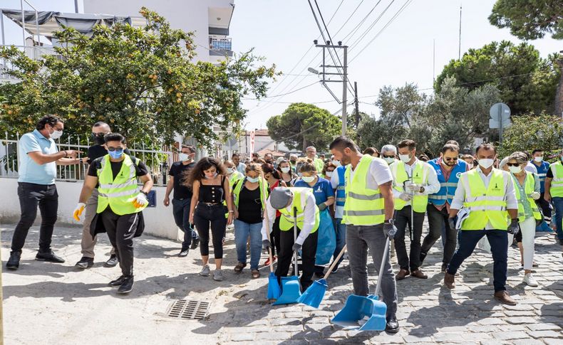 Başkan Soyer “Let’s Do it Türkiye” hareketine Foça’dan katıldı