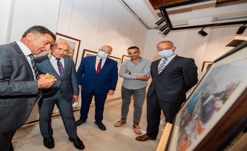 Başkan Soyer Türk ve yabancı ressamların sergisine katıldı