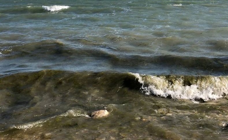 Eğirdir Gölü'nü kirleten derin deşarj borusu kazıyla ortaya çıktı