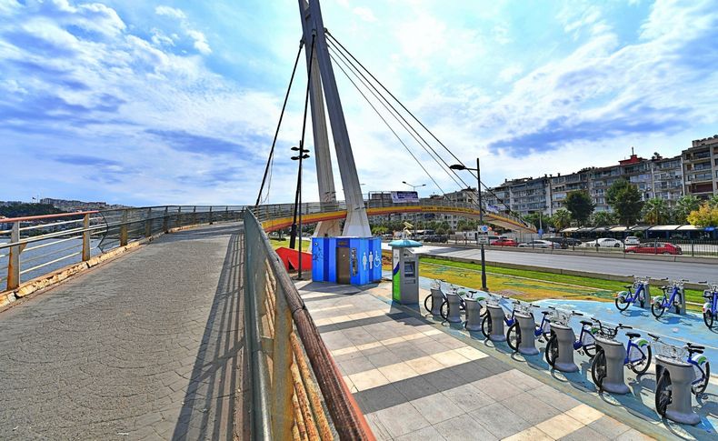 Göztepe Şehit Kerem Oğuz Erbay Köprüsü yenileniyor