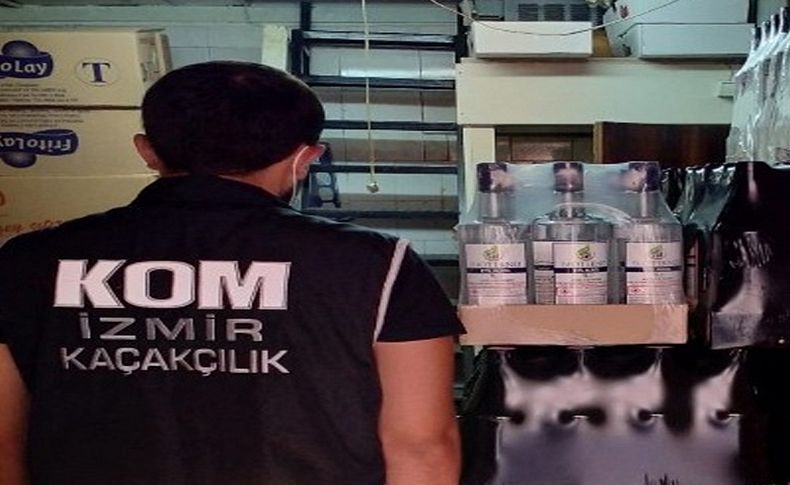 İzmir'de 400 bin liralık kaçak ürün ele geçirildi