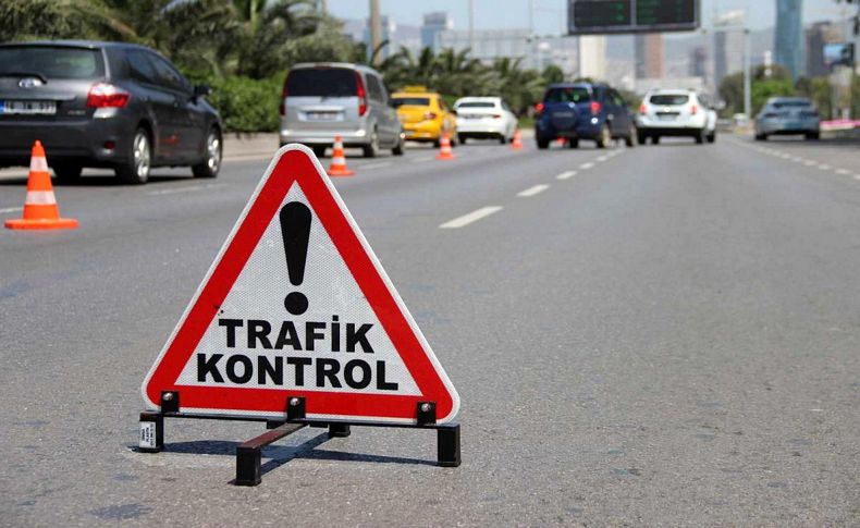 İzmir'de bir haftada 16 bin 450 trafik cezası