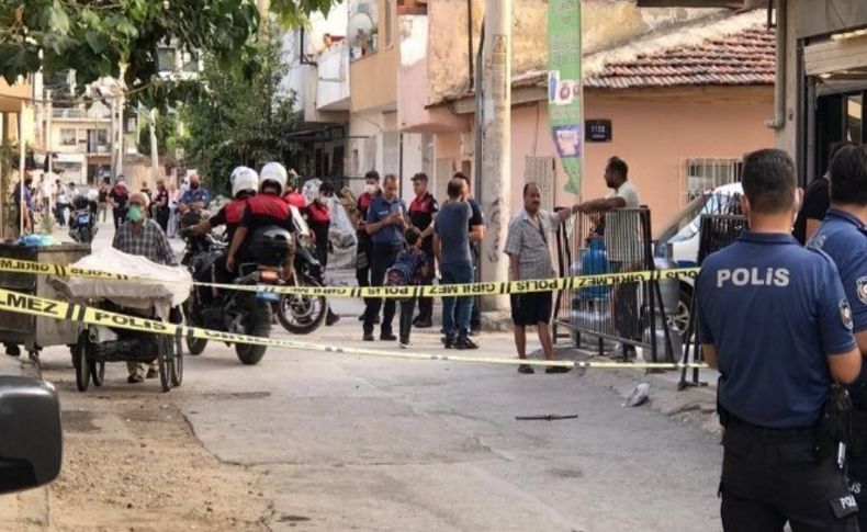 İzmir'de husumetlilerinden aileye silahlı saldırı: 6'sı çocuk 12 yaralı
