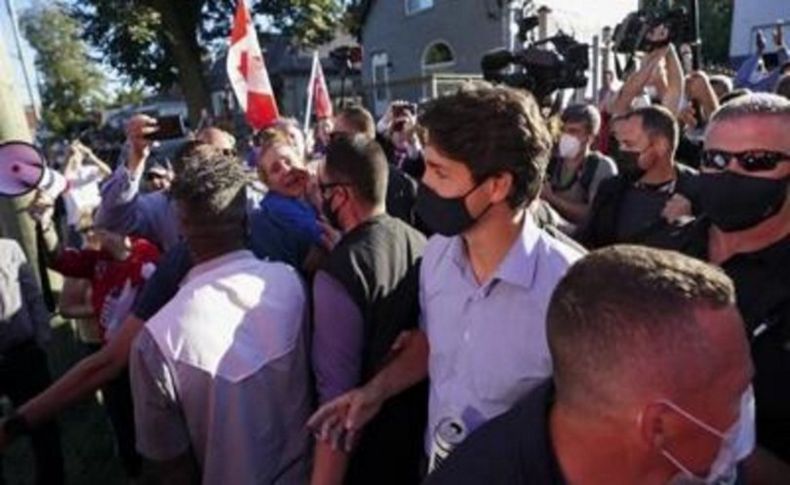 Kanada Başbakanı Trudeau’ya taşlı saldırı