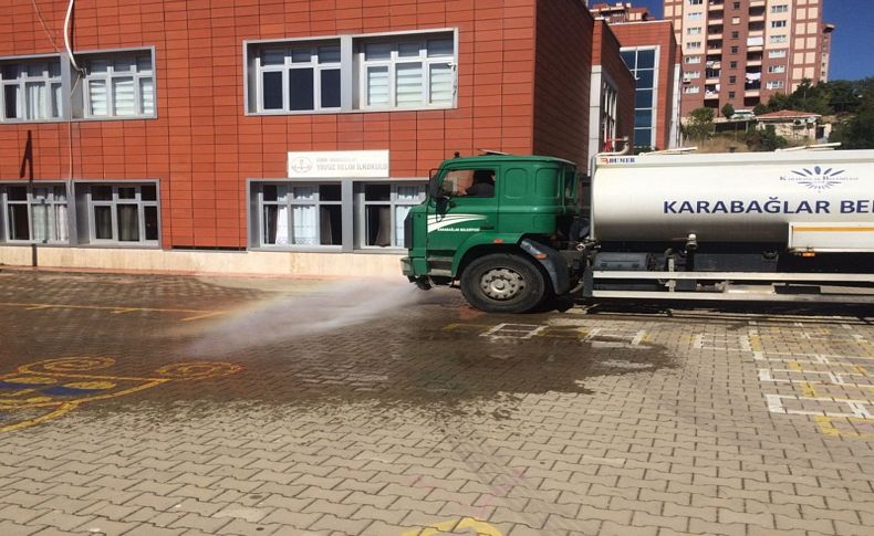 Karabağlar Belediyesinden okullara temizlik desteği