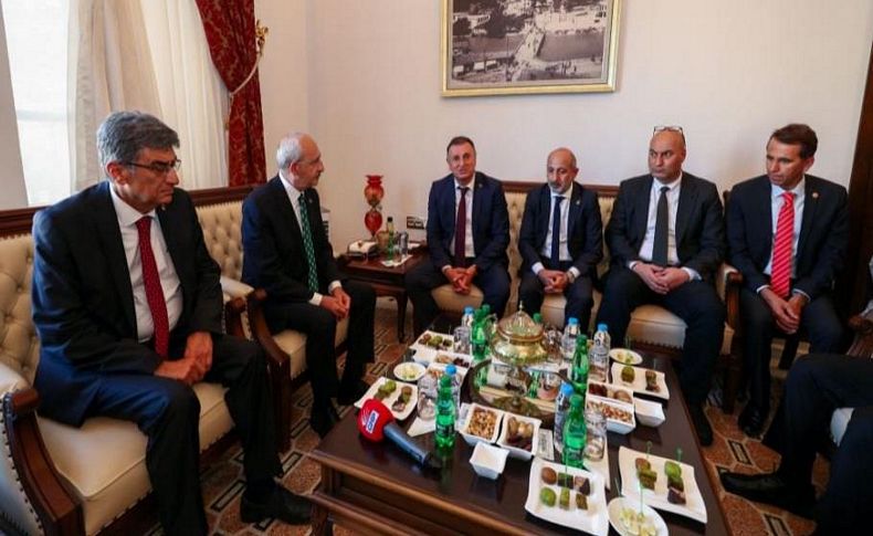 Kılıçdaroğlu: Halk belediye başkanlarını umut olarak görüyor