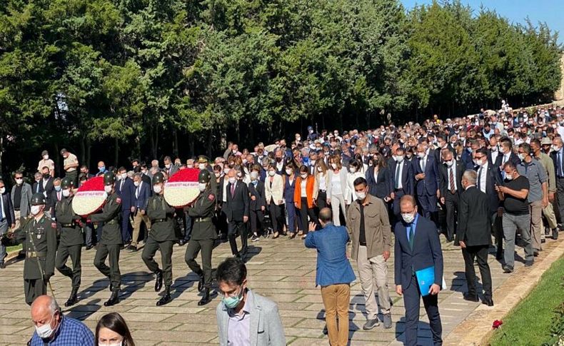 Kılıçdaroğlu, parti kurmaylarıyla Anıtkabir’i ziyaret etti