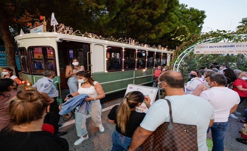 Nostaljik tramvaya 2 bin 600 kişi bindi