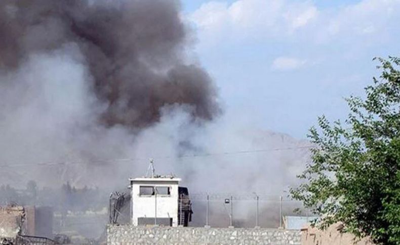 Afganistan'da camiye bombalı saldırı: En az 100 ölü!