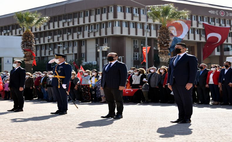 Aliağa'da Cumhuriyet Bayramı kutlamaları resmi törenle başladı