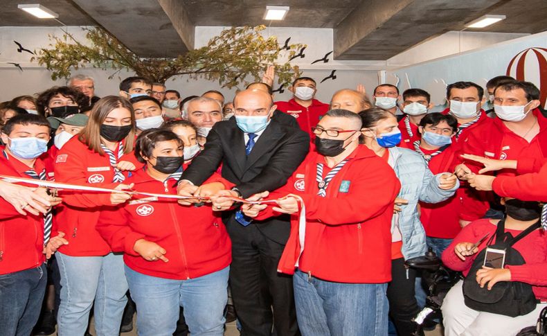 Ebeveyn Bilgi ve Eğitim Merkezi açıldı: Soyer'den 'Engelsiz İzmir' mesajı