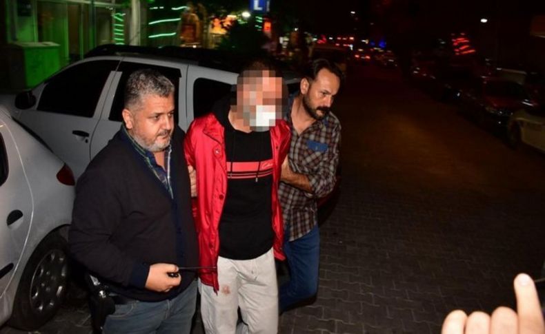 İzmir'de sokakta karşılaştığı husumetlisini defalarca bıçakladı