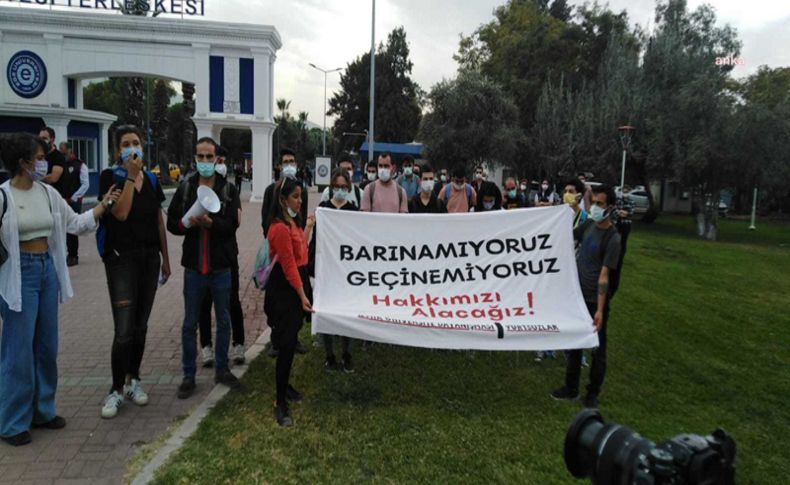 İzmir'de üniversite önünde 'Barınamıyoruz' eylemi