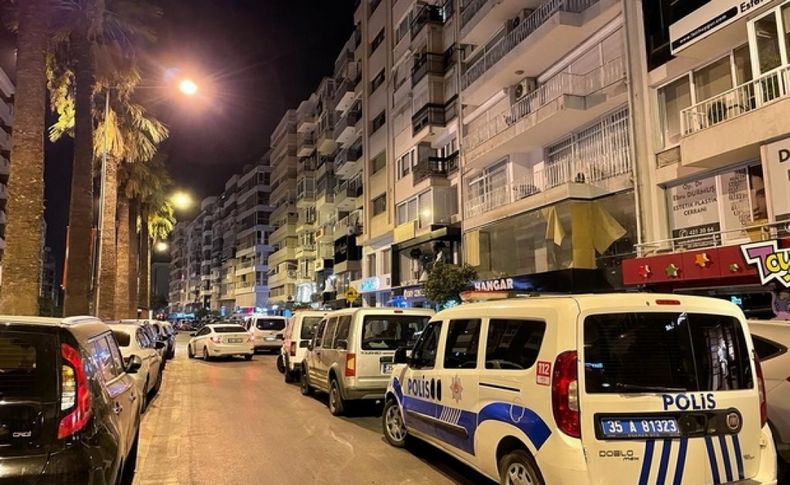 İzmir’de alkollü gençlerin tartışması kanlı bitti: 1 ölü