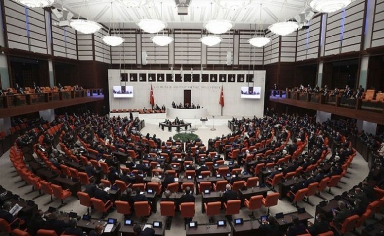 AK Parti 5'inci yargı paketini Meclis'e sundu