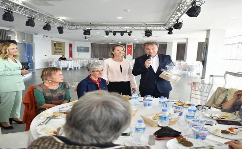 Başkan İduğ Bornova’nın üreten kadınlarıyla buluştu