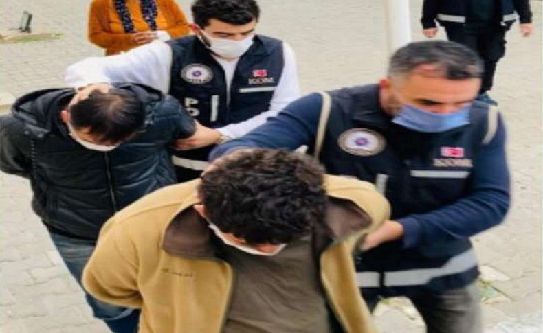 Çeşme'de 2 göçmen kaçakçısı tutuklandı