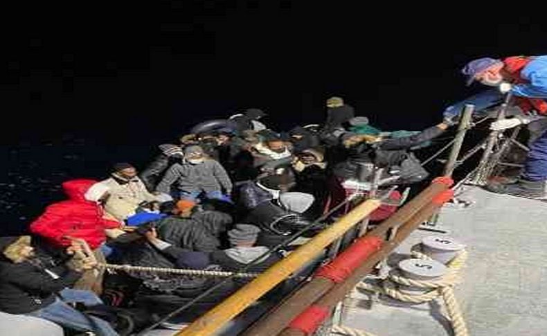 İzmir açıklarında 59 göçmen kurtarıldı