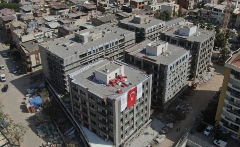 İzmir'de deprem konutları teslim için gün sayıyor