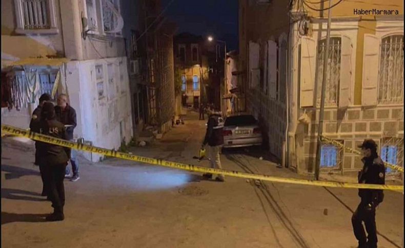 İzmir’de 'yol verme' tartışması silahlı ve bıçaklı kavgaya dönüştü: 6 yaralı