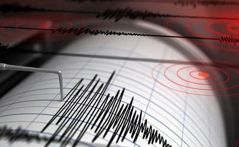 İzmir’de peş peşe korkutan iki deprem