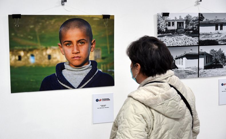 Köy Enstitüleri fotoğraf sergisi Karabağlar'da