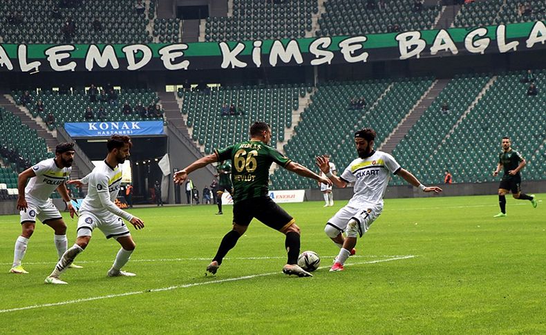 Menemenspor, deplasmanda ilk galibiyetini Kocaelispor karşısında aldı