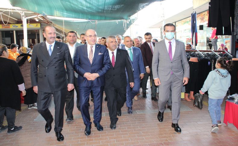 MHP'li Şahin'den İzmir programı değerlendirmesi: İzmir Pagosa değil, vatana sahip çıkıyor