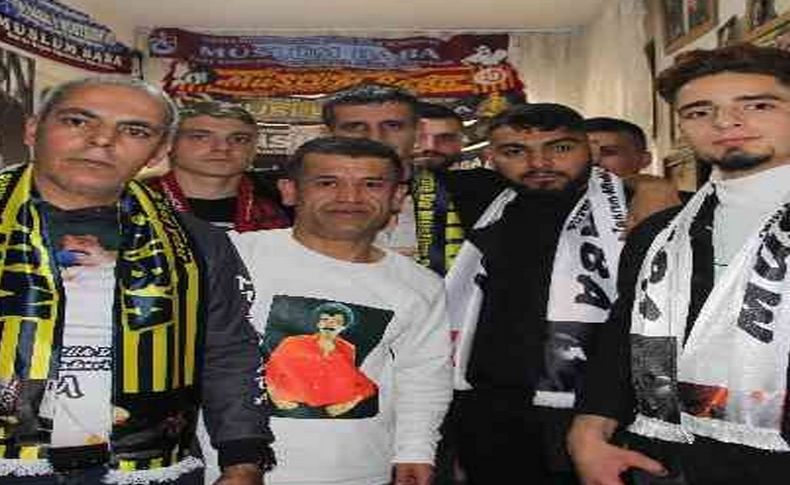 Müslüm Gürses hayranı 'Müslümcüler' İzmir’de bir araya geldi.