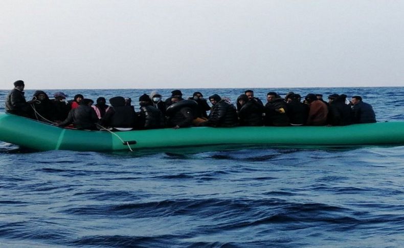 Yunanistan unsurlarınca geri itilen 30 göçmen kurtarıldı
