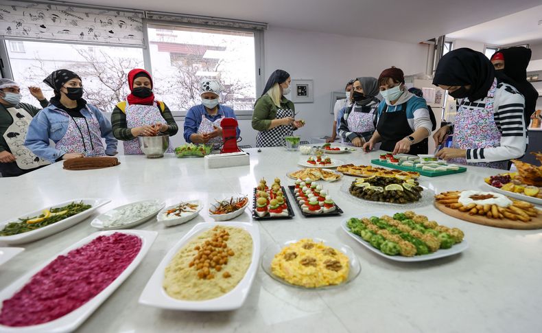 Buca’nın mutfak sanatçıları yetişiyor