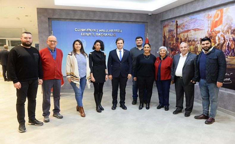 CHP İzmir'e eski yönetimden 'hayırlı olsun' ziyareti