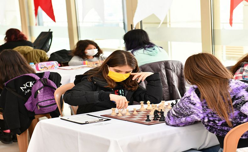 Çiğli’de satranç il birinciliği turnuvası sona erdi