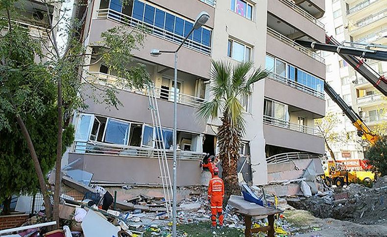 İzmir depreminde 10 kişinin yaralandığı siteyle ilgili 3 sanık hakkında ne ceza istendi?