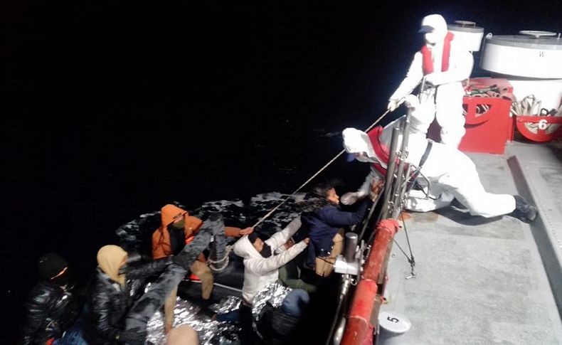 İzmir açıklarında 164 göçmen yakalandı, geri itilen 78 göçmen kurtarıldı