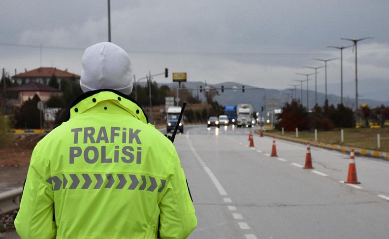 İzmir'de bir haftada 14 bin 10 trafik cezası