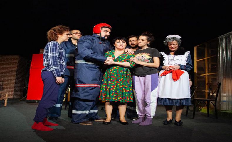 İzmir Şehir Tiyatroları ikinci oyunu ile seyirciyle buluşuyor