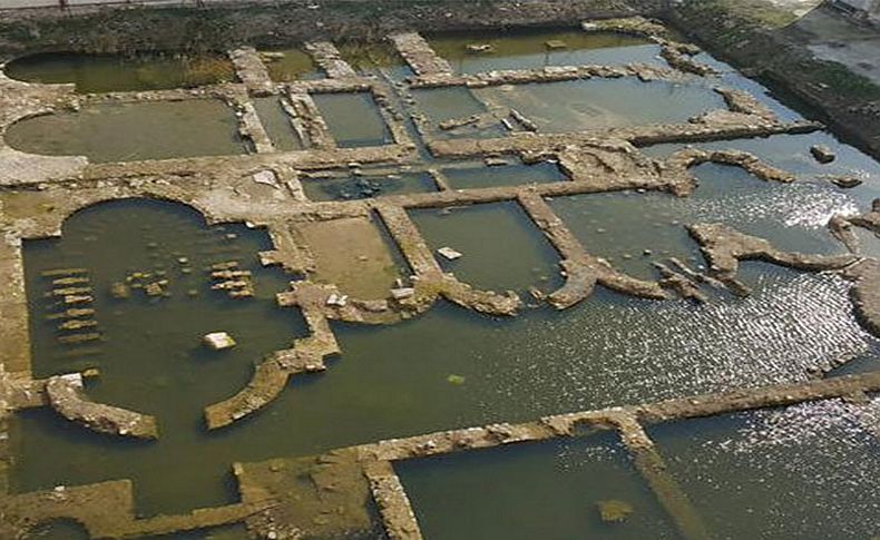 İzmir’in göbeğindeki tarihe döviz kuru etkisi