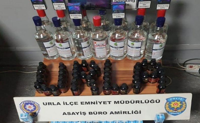 Kaçak içki ve sigara satışı yapan markete polis baskını