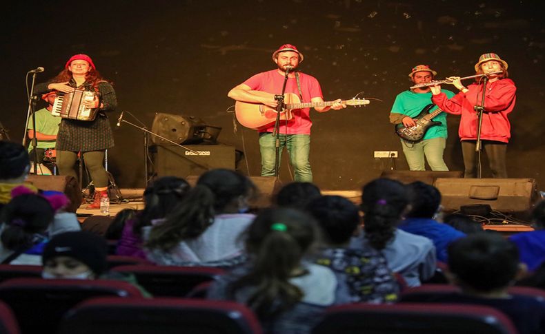 Karşıyakalı minikler ‘Şubadap Çocuk’ ile buluştu