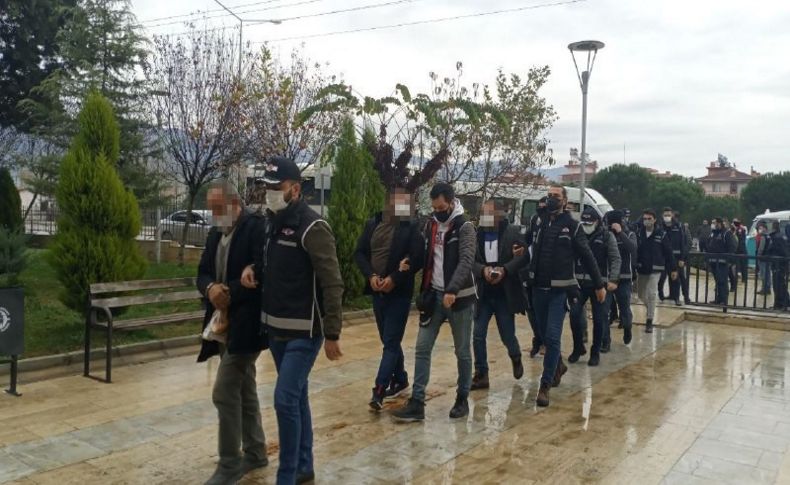 Tırpan operasyonunun İzmir ayağında 11 tutuklama