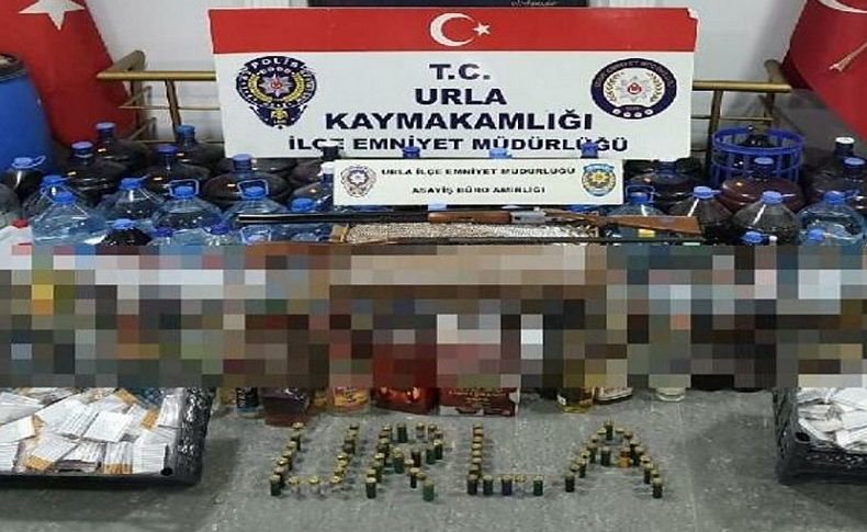 Yüzlerce litre kaçak içki ele geçirildi: İzmir'de yılbaşı arifesinde operasyon