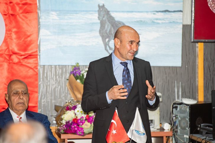 Başkan Soyer Anadolu Birliği Derneği’ni ziyaret etti