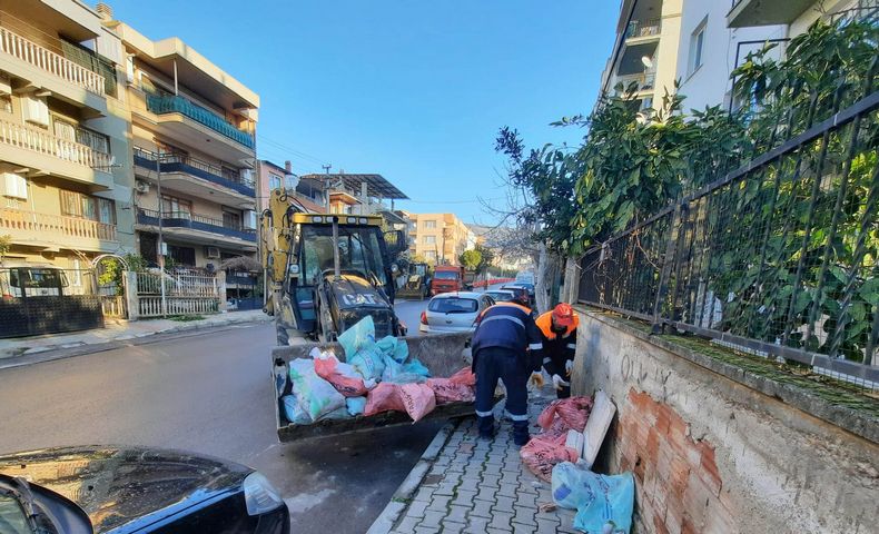 Bayraklı’da bir yılda 13 bin ton moloz toplandı!