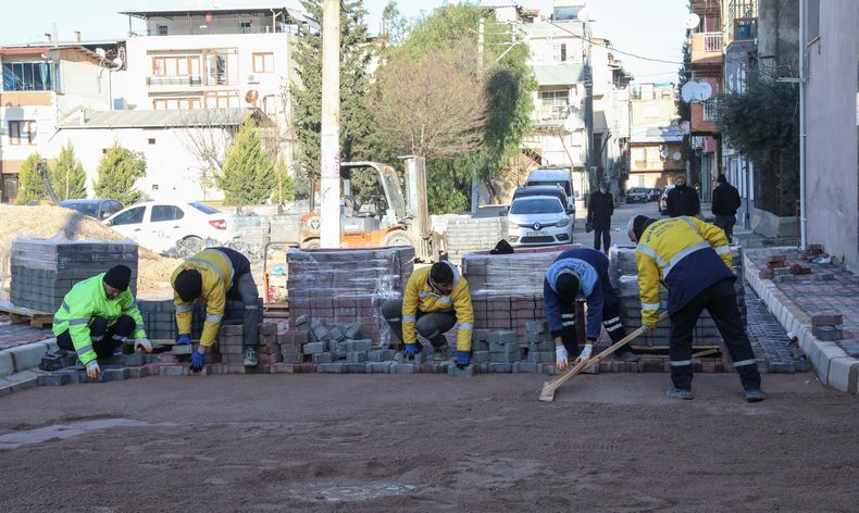 Buca sokaklarında yoğun mesai