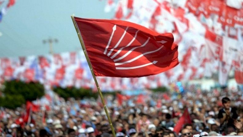 CHP’li gençlerde değişim rüzgarı: 2 istifa 2 görevden alma