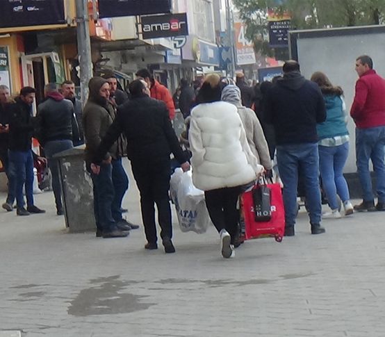 Hepsi alışveriş için geldi: Iğdır'a Azeri akını